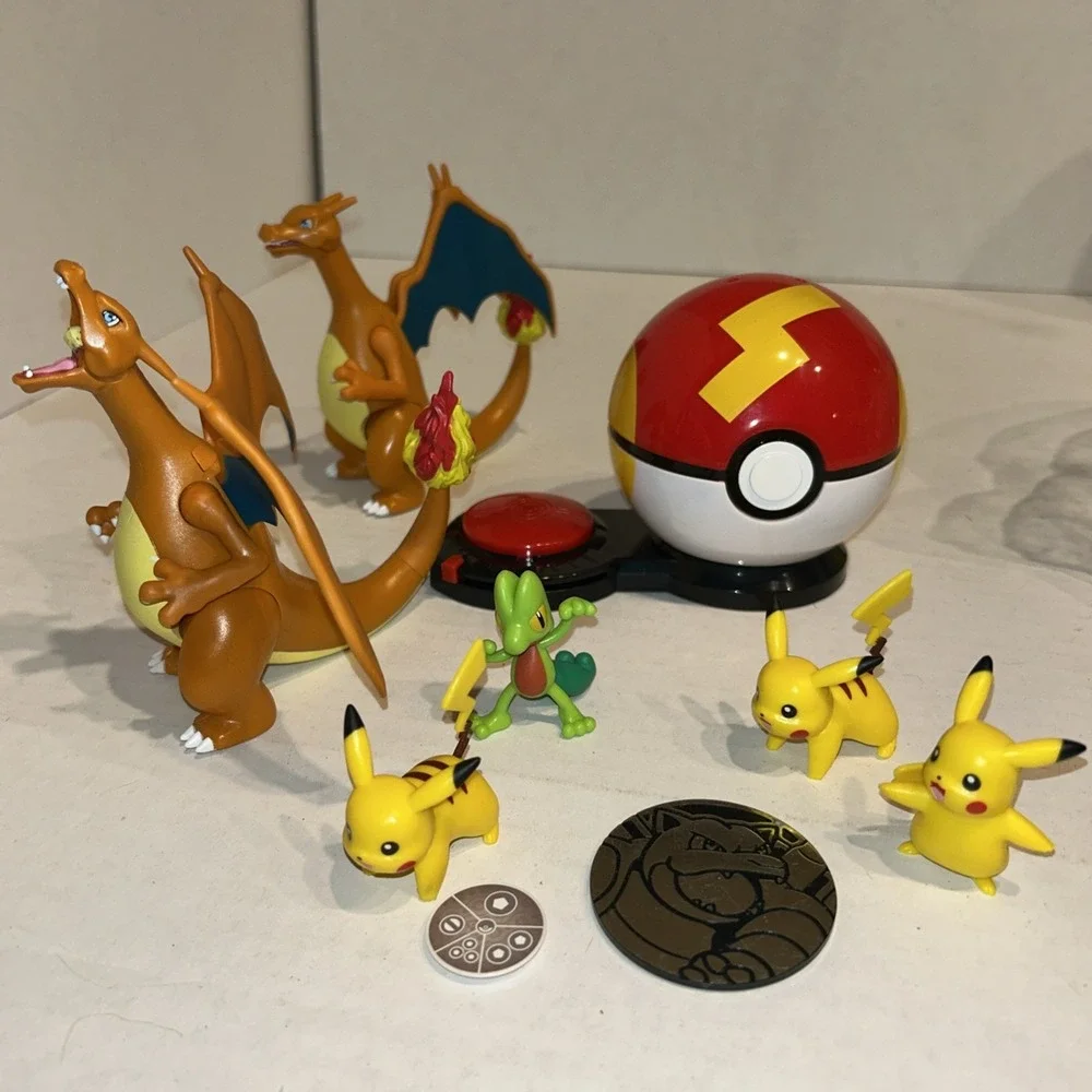 Pokemon Toy & Figure Lot‎ Charizard Pikachu Treecko E3